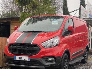 FORD TRANSIT CUSTOM  rouge Bandes noires TRIAL